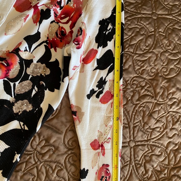 WHBM Cardigan - Picture 7 of 7